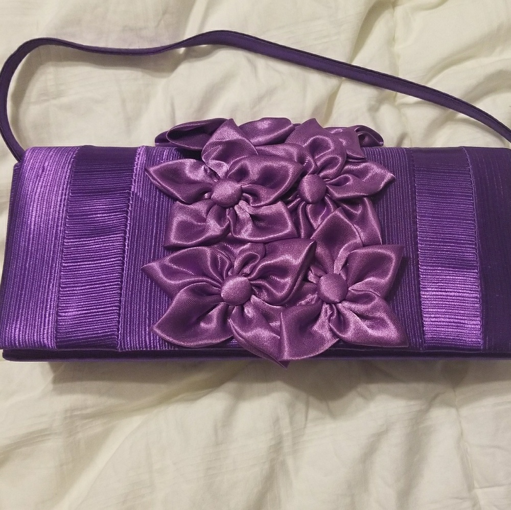Centro Purple Flower Clutch